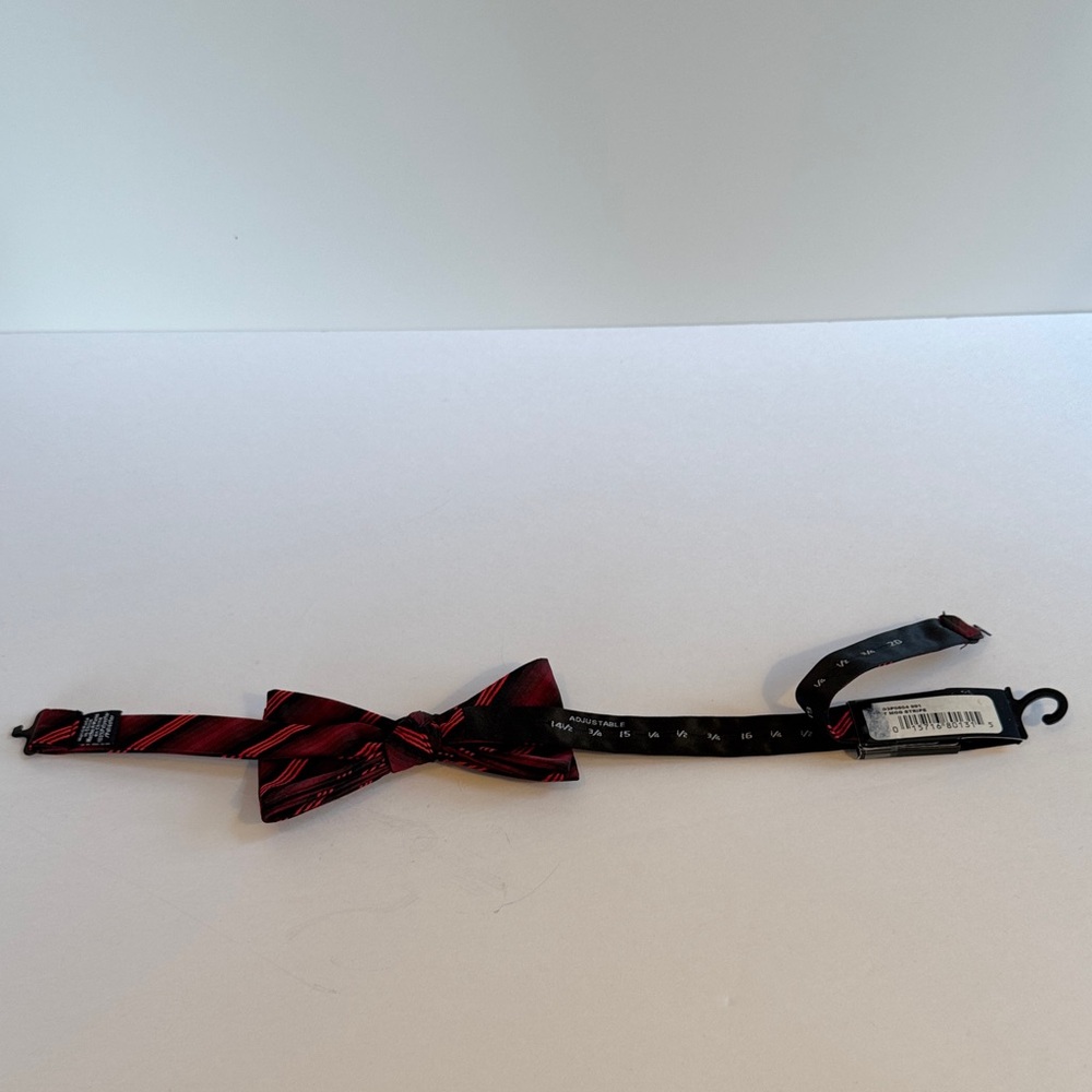 Men's Red and Black Striped Pre-Tied Bow Tie - Picture 2 of 4